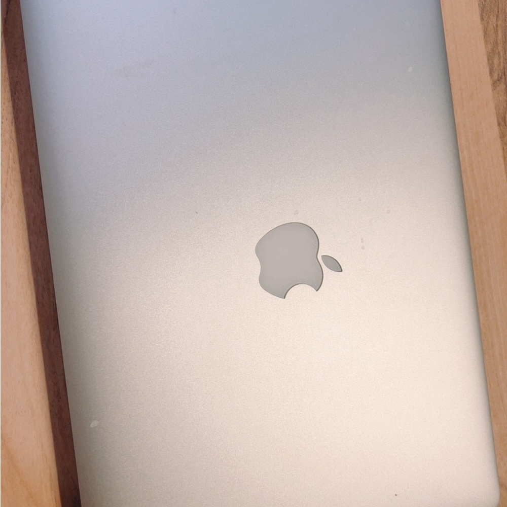 Apple Silver MacBook